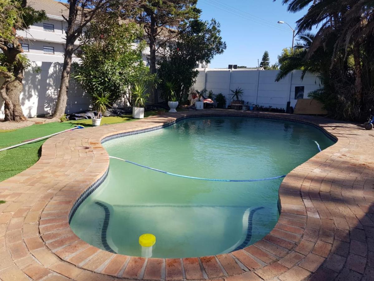 Salama Lodge Milnerton Cape Town Exterior photo